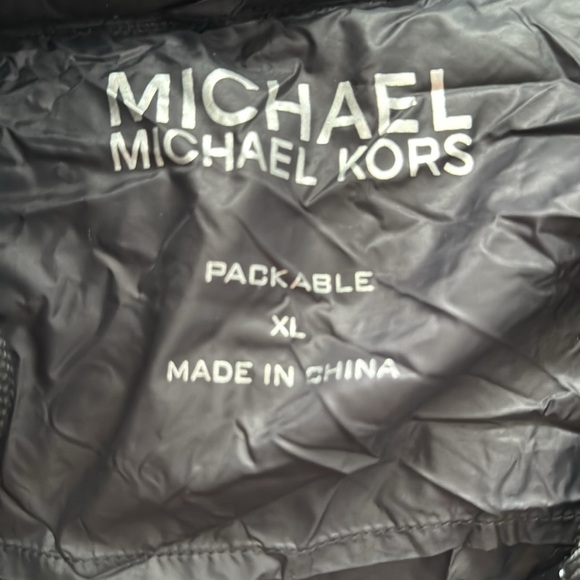 Michael Kors packable puffer mid length - Picture 2 of 2